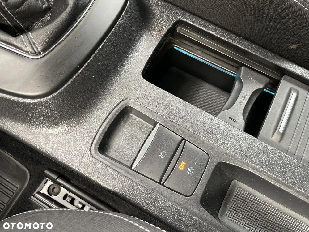Ford Focus SW 1.0 EcoBoost Titanium X - 28