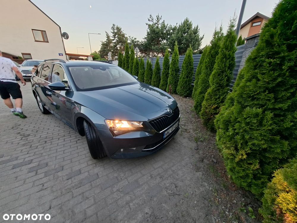 Skoda Superb 2.0 TDI Ambition - 4