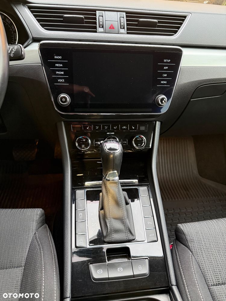 Skoda Superb 2.0 TDI Ambition DSG - 8