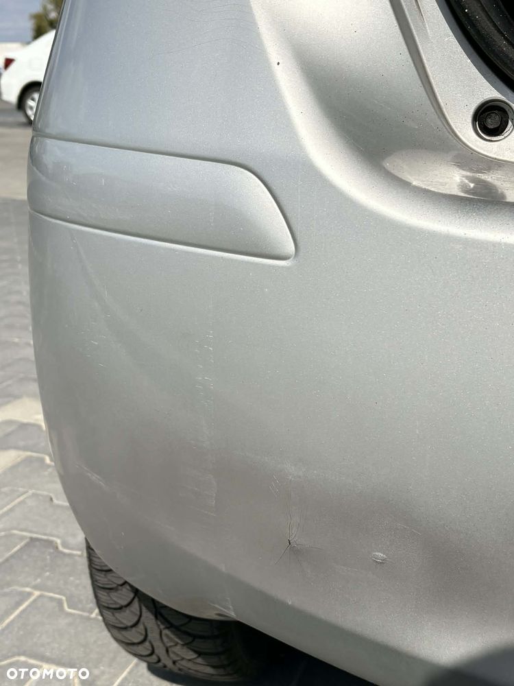 Toyota Yaris 1.0 Entry EU5 - 18