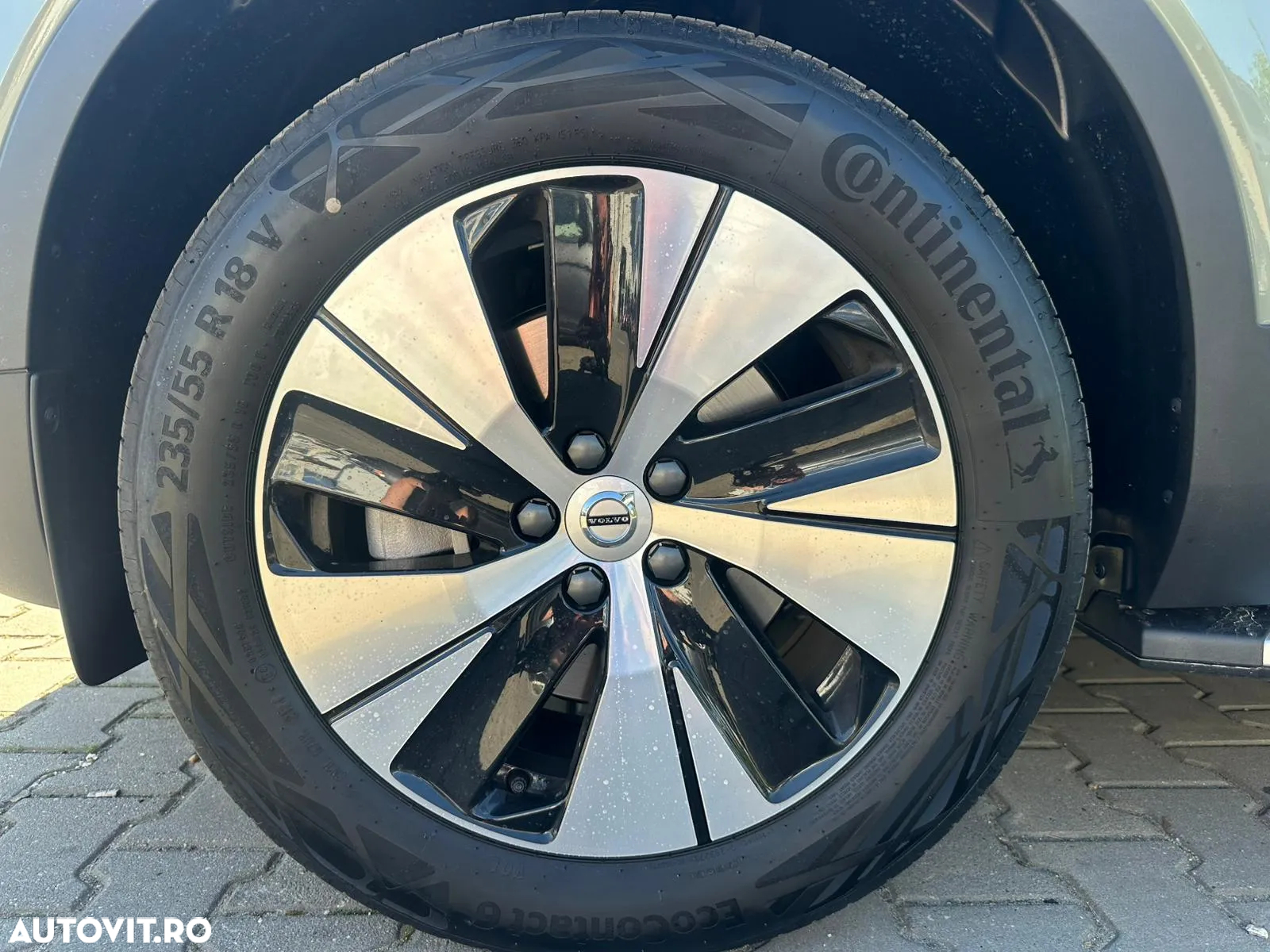Volvo XC 40 B3 AT FWD MHEV Plus Dark - 5