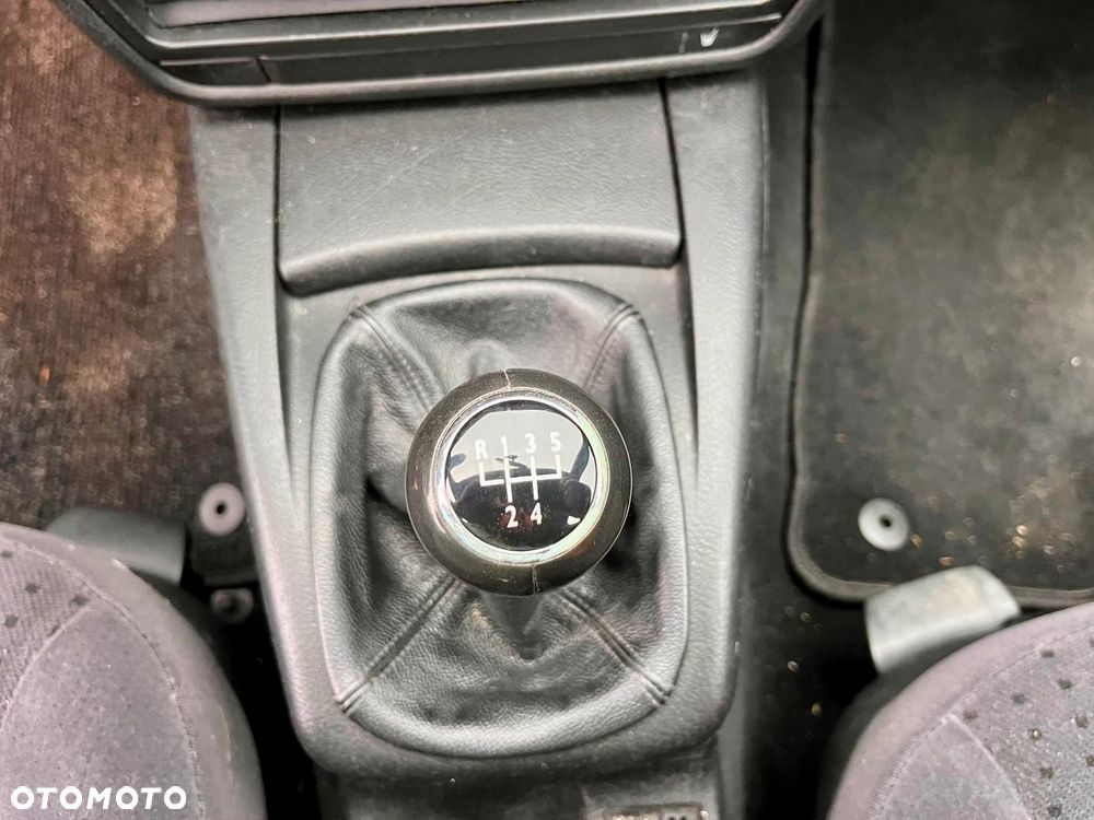 Volkswagen Passat - 21