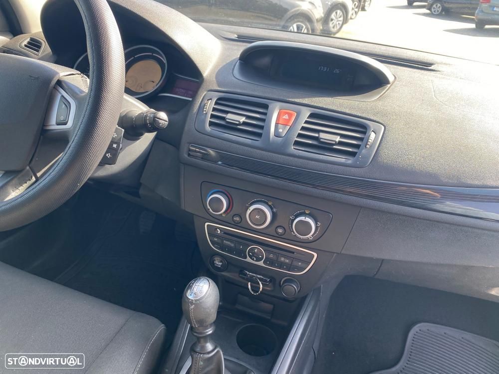 Renault Mégane 1.5 dCi Dynamique - 7