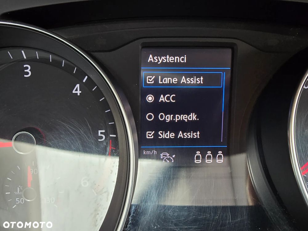 Volkswagen Passat 2.0 TDI SCR DSG 4Motion Elegance - 29