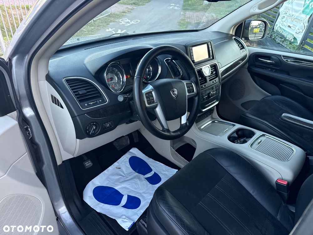 Lancia Voyager 3.6 V6 VVT 24v Gold - 20