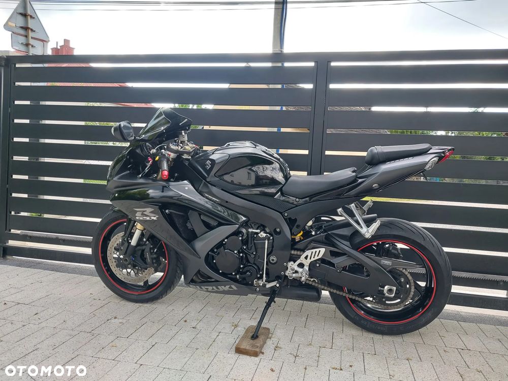 Suzuki GSX-R - 6