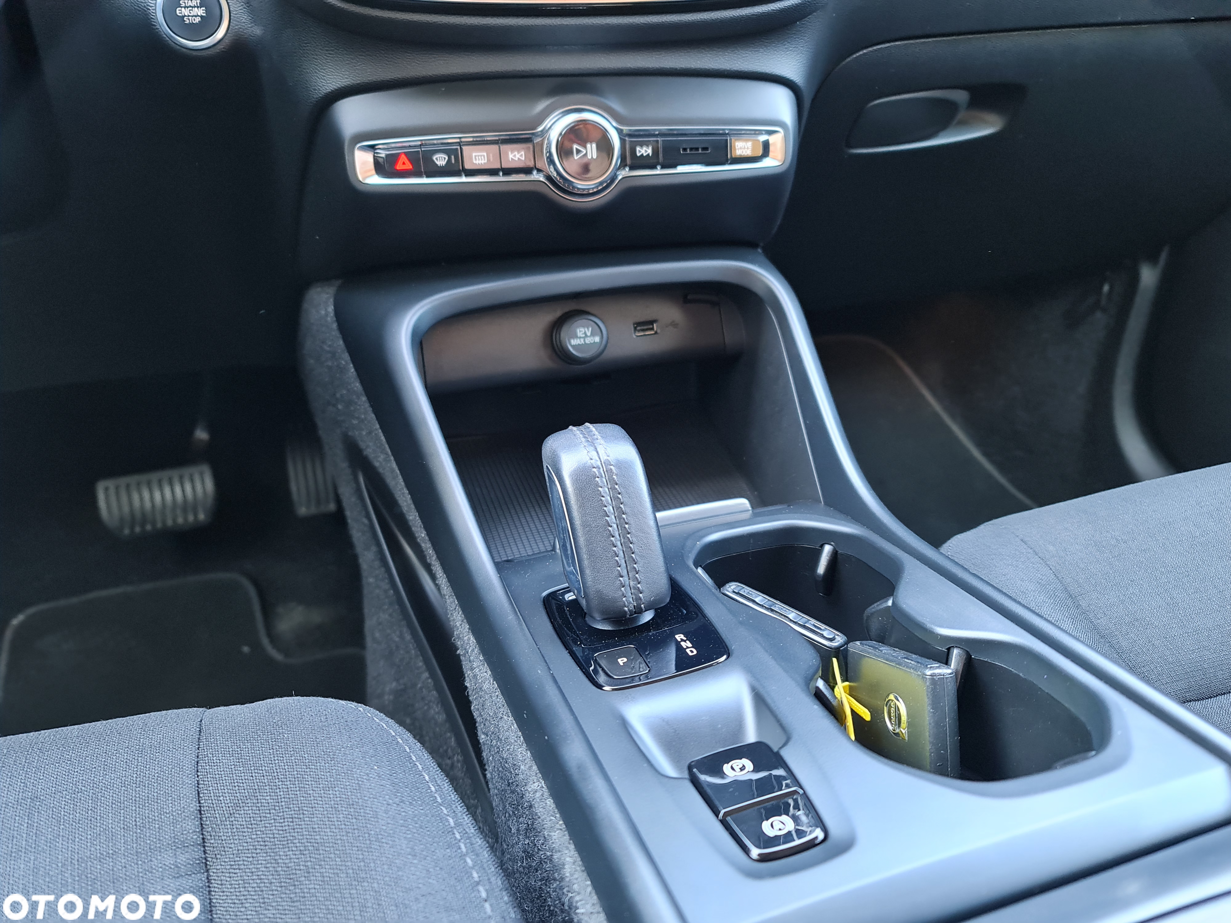 Volvo XC 40 D3 AWD Geartronic Momentum Pro - 12