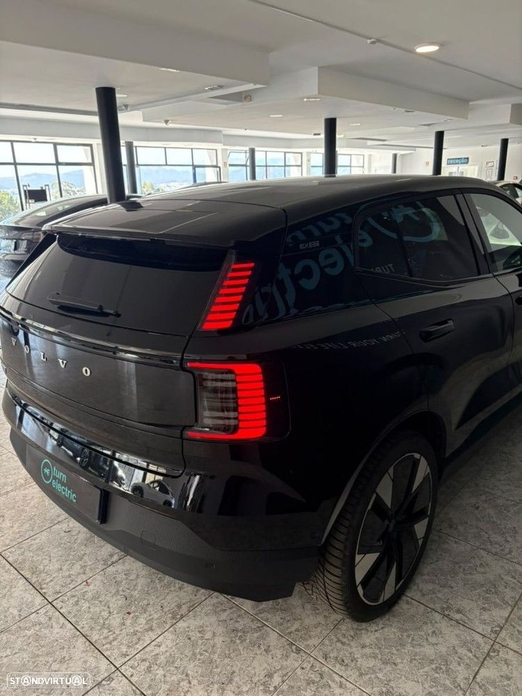 Volvo EX30 Twin Motor Performance AWD Black Edition Ultra - 8