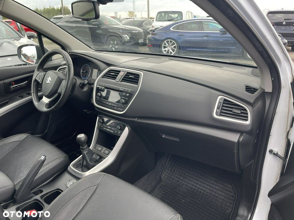 Suzuki SX4 S-Cross 1.6 VVT 4x4 Comfort+ - 12