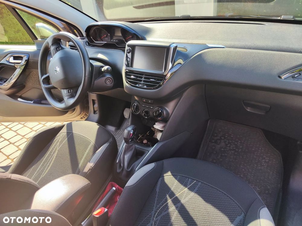 Peugeot 208 1.2 PureTech Active - 18