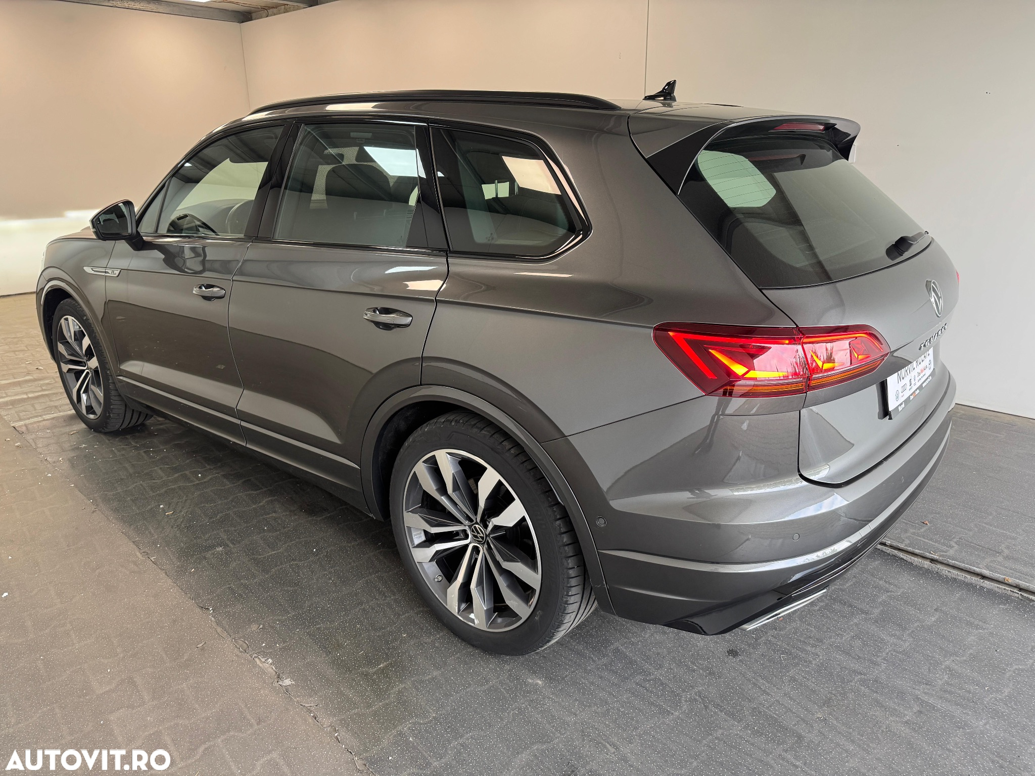 Volkswagen Touareg 3.0 V6 TDI 4Motion DPF Automatik R-Line - 25