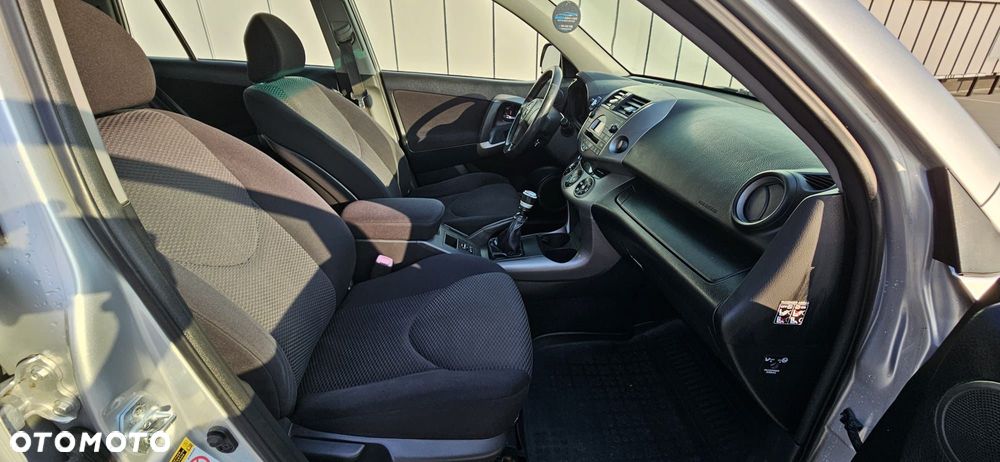 Toyota RAV4 2.2 D-4D 4x4 Executive - 23