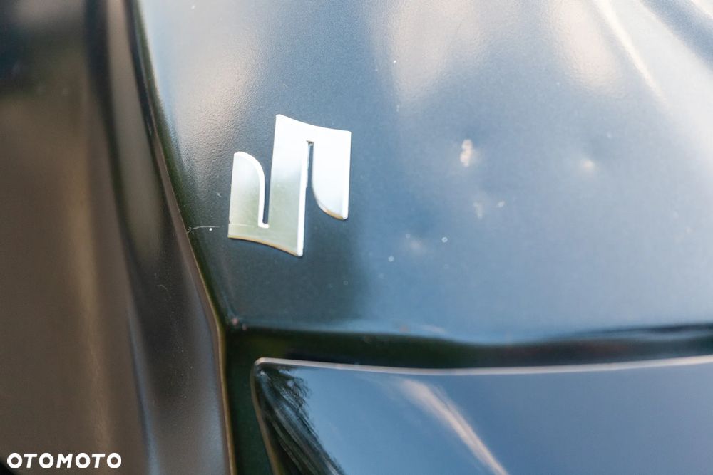 Suzuki GSR - 16