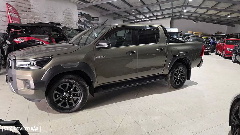 Toyota Hilux 2.8 D-4D 4WD GR Sport II - 9