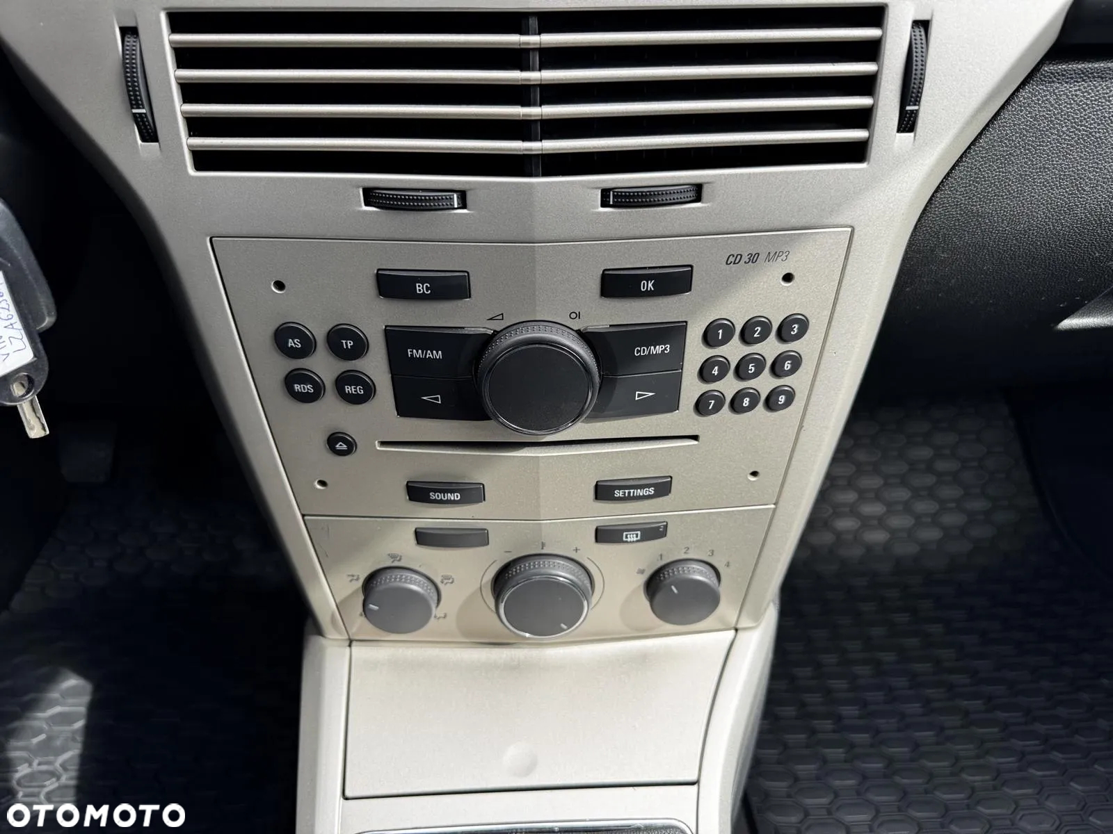 Opel Astra III 1.3 CDTI Essentia - 21
