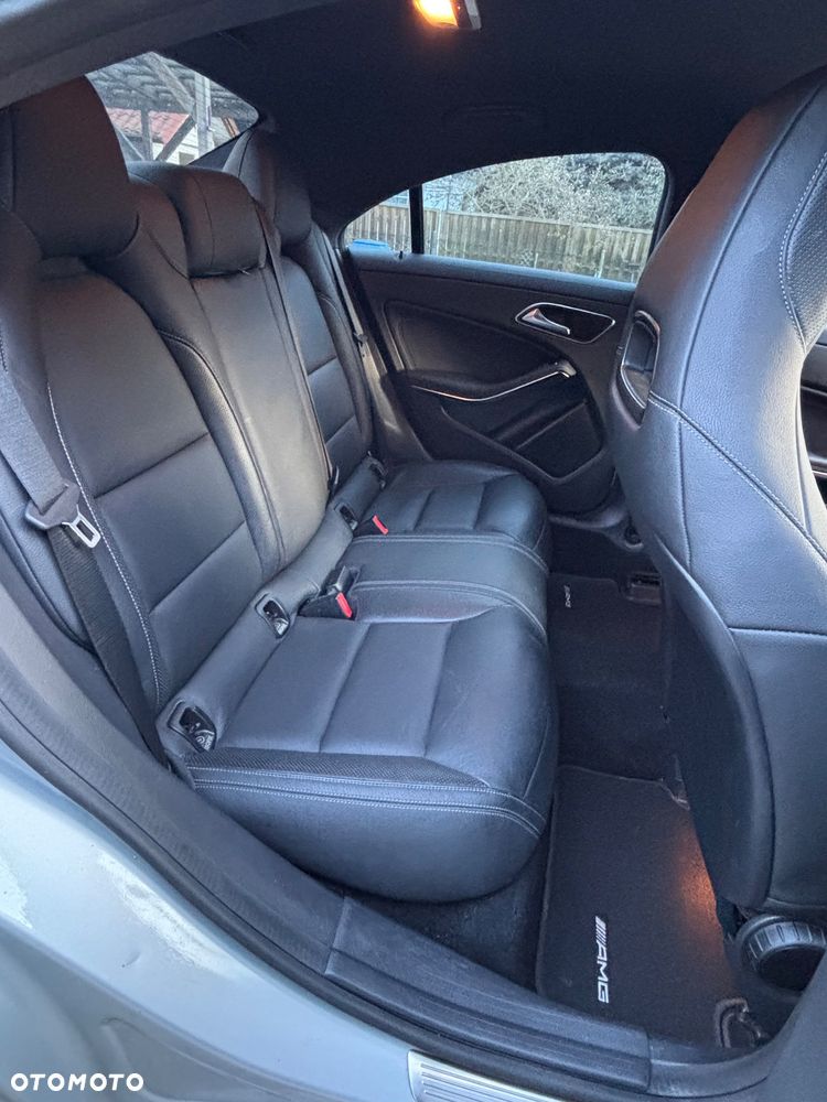 Mercedes-Benz CLA 250 7G-DCT AMG Line - 25