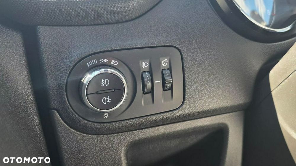 Opel Crossland X - 15
