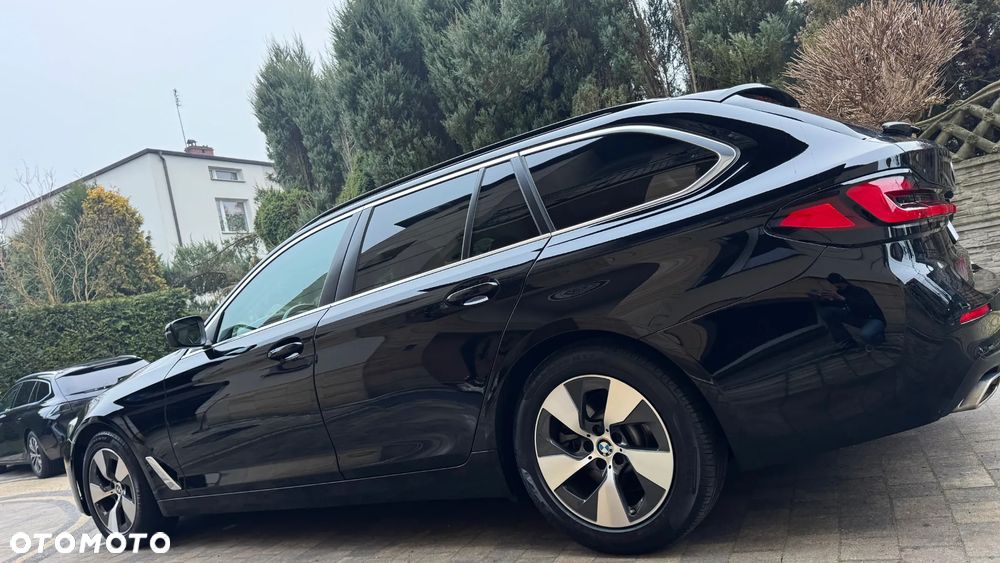 BMW Seria 5 520d Sport Line - 6