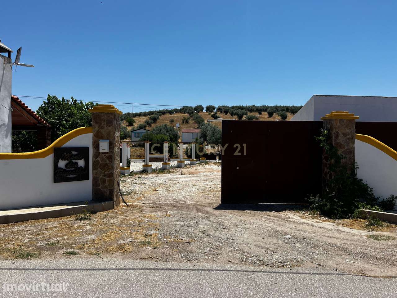 Monte Alentejano em lote de 40 000m2 com benfeitorias para 9 unidades - Grande imagem: 2/58