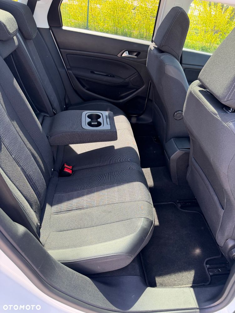 Peugeot 308 1.2 PureTech Allure Pack S&S EAT8 - 17