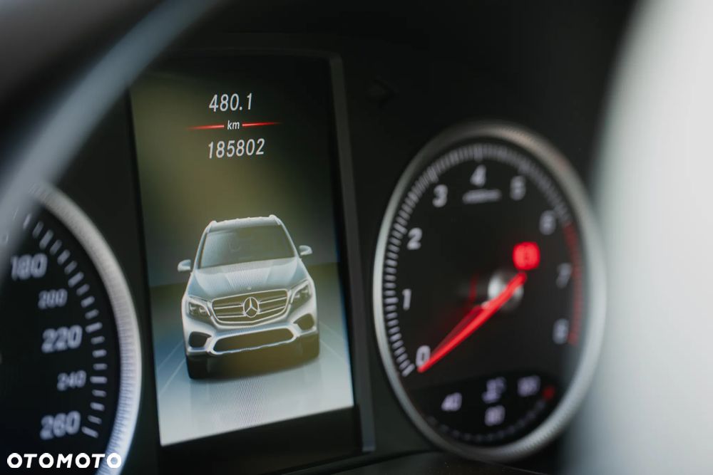 Mercedes-Benz GLC - 8