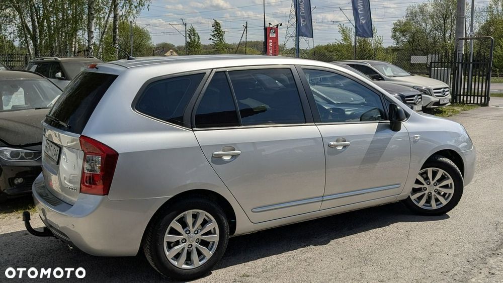 Kia Carens - 13