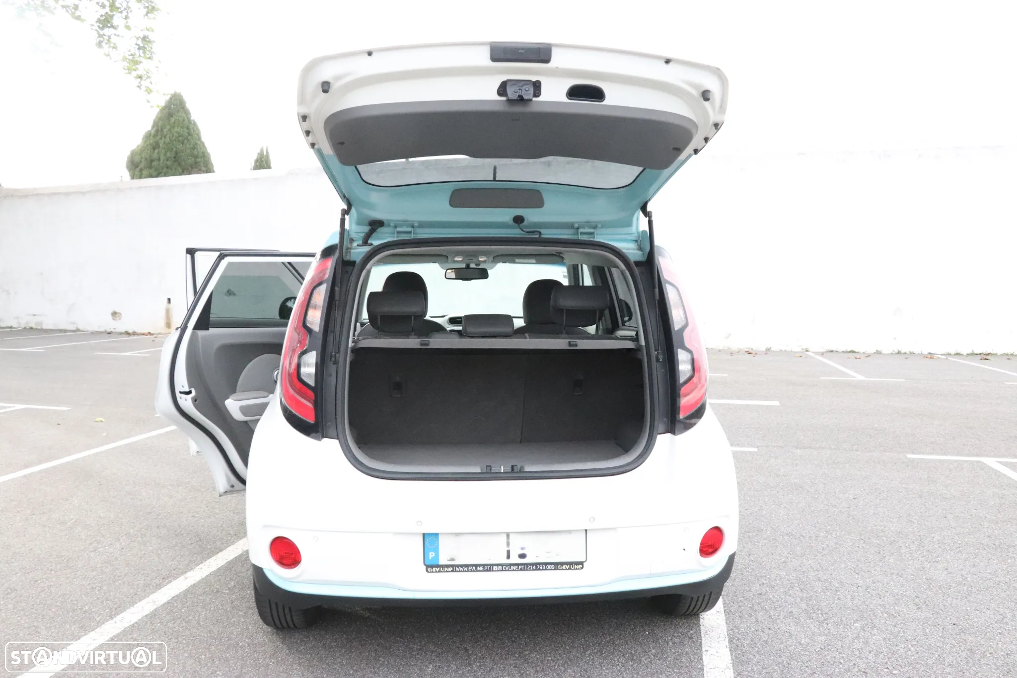 Kia e-Soul EV Play - 10