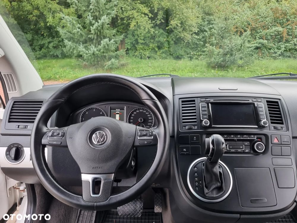 Volkswagen Multivan - 13