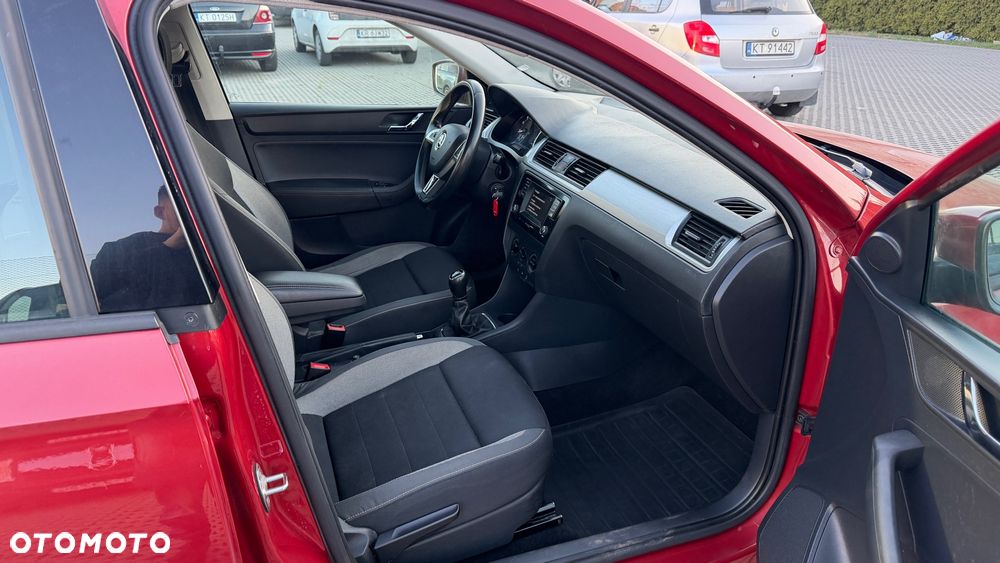 Skoda RAPID 1.2 TSI Ambition - 14