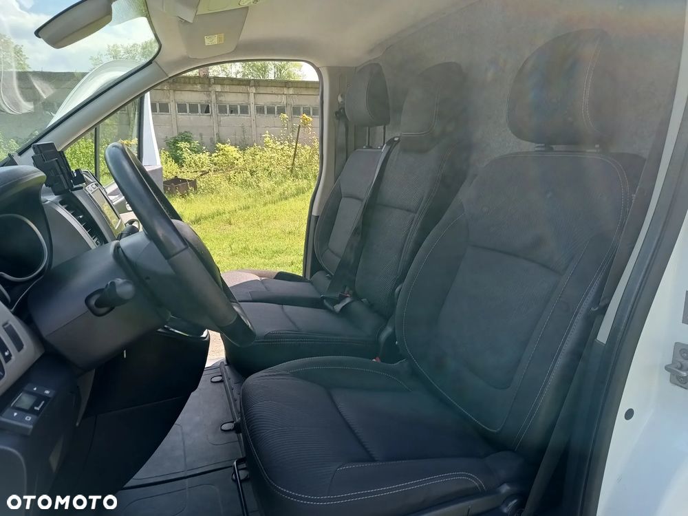 Renault Trafic L2H1 1.6 diesel 125kM 2018rok WEBASTO, CZUJNIKI PARKOWANIA, HAK, BAGAŻNIK DACHOWY, STAN BARDZO DOBRY! - 39