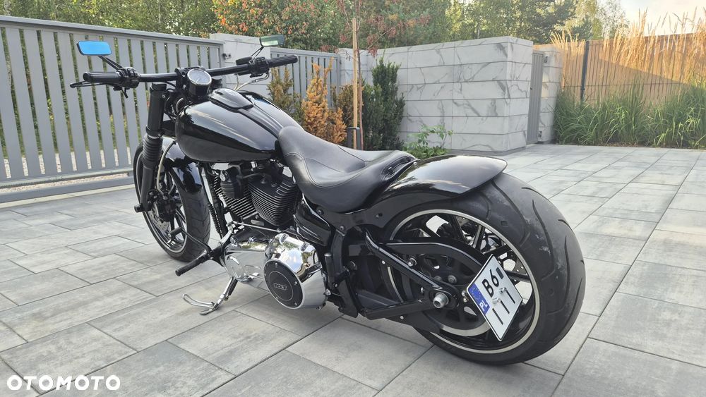 Harley-Davidson FXSB Breakout - 3