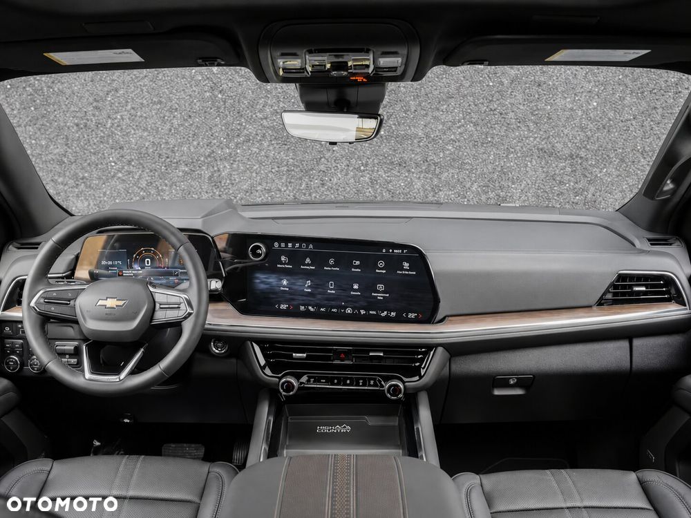 Chevrolet Suburban - 14