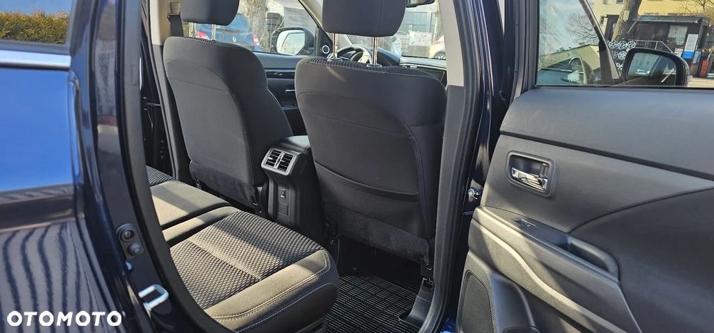 Mitsubishi Outlander 2.0 Instyle + 4WD CVT - 5