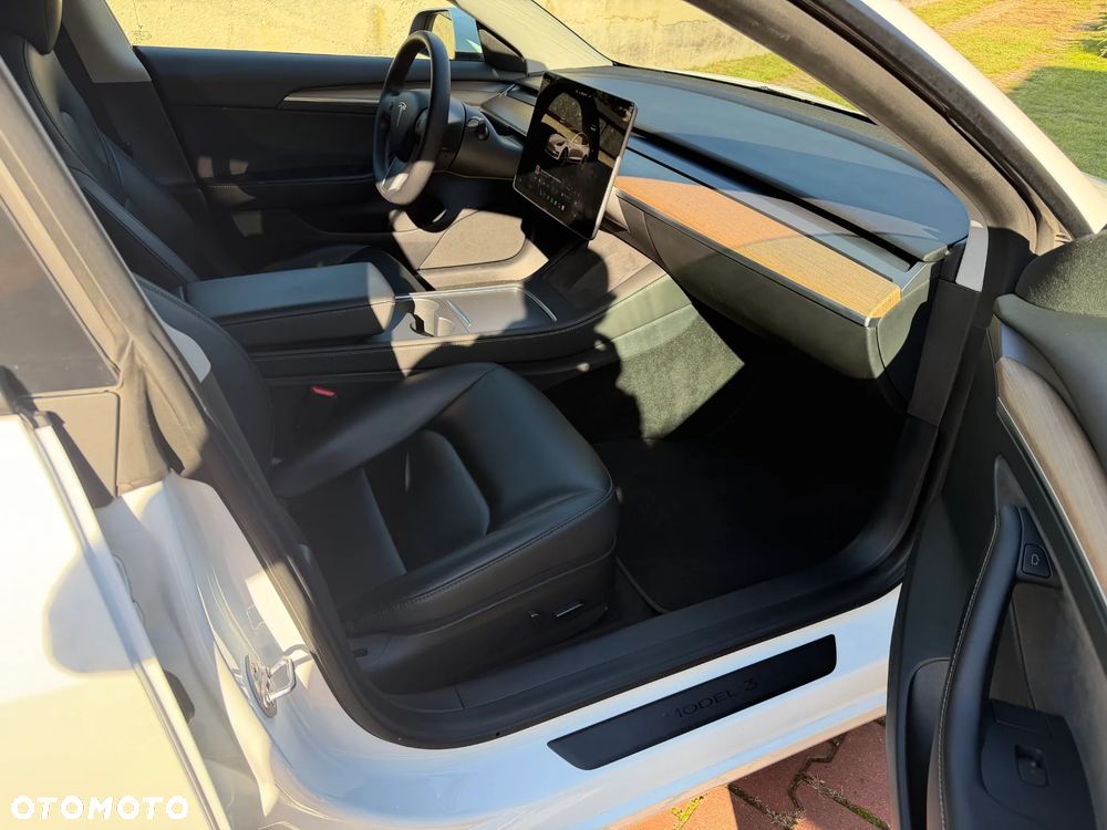Tesla Model 3 - 6