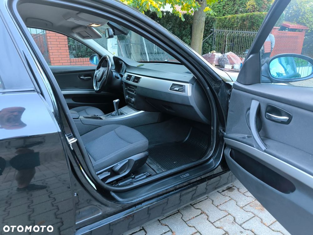 BMW Seria 3 318i - 16