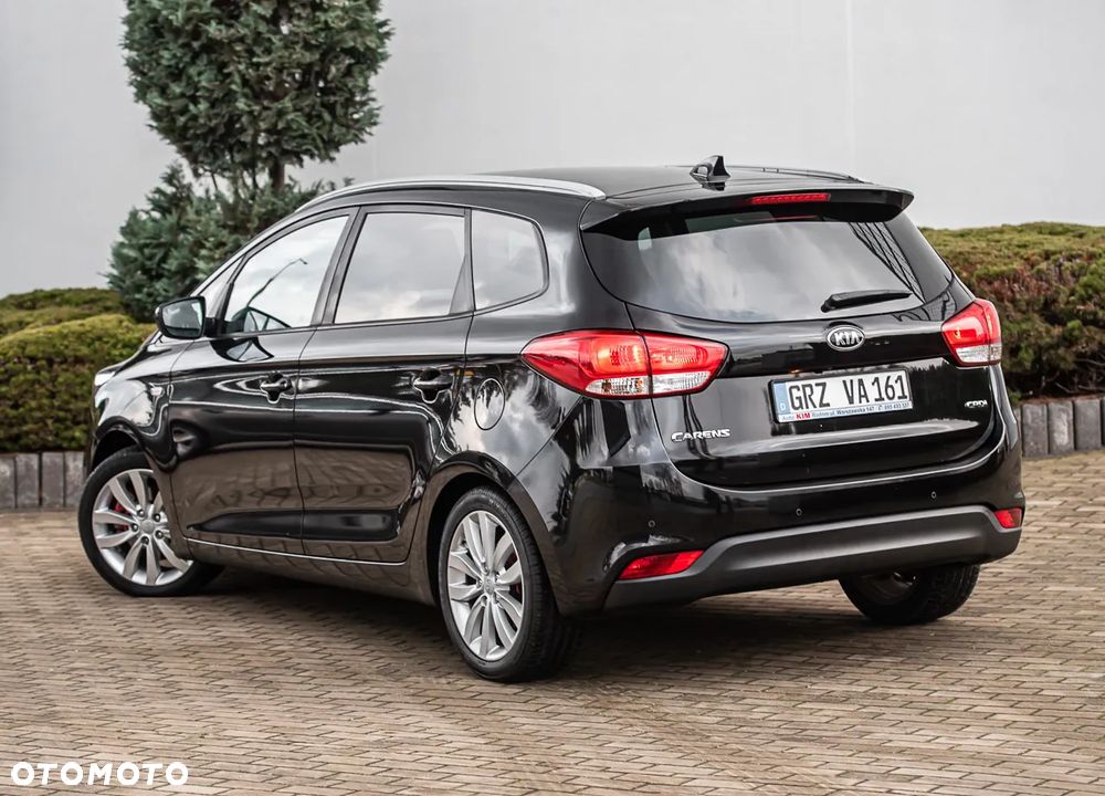 Kia Carens - 9