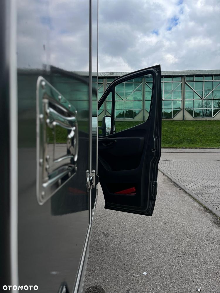 Mercedes-Benz Sprinter 519 Long - 11