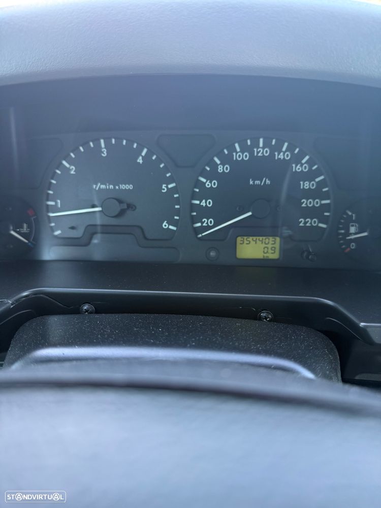 Land Rover Discovery 2.5 TD5 - 13