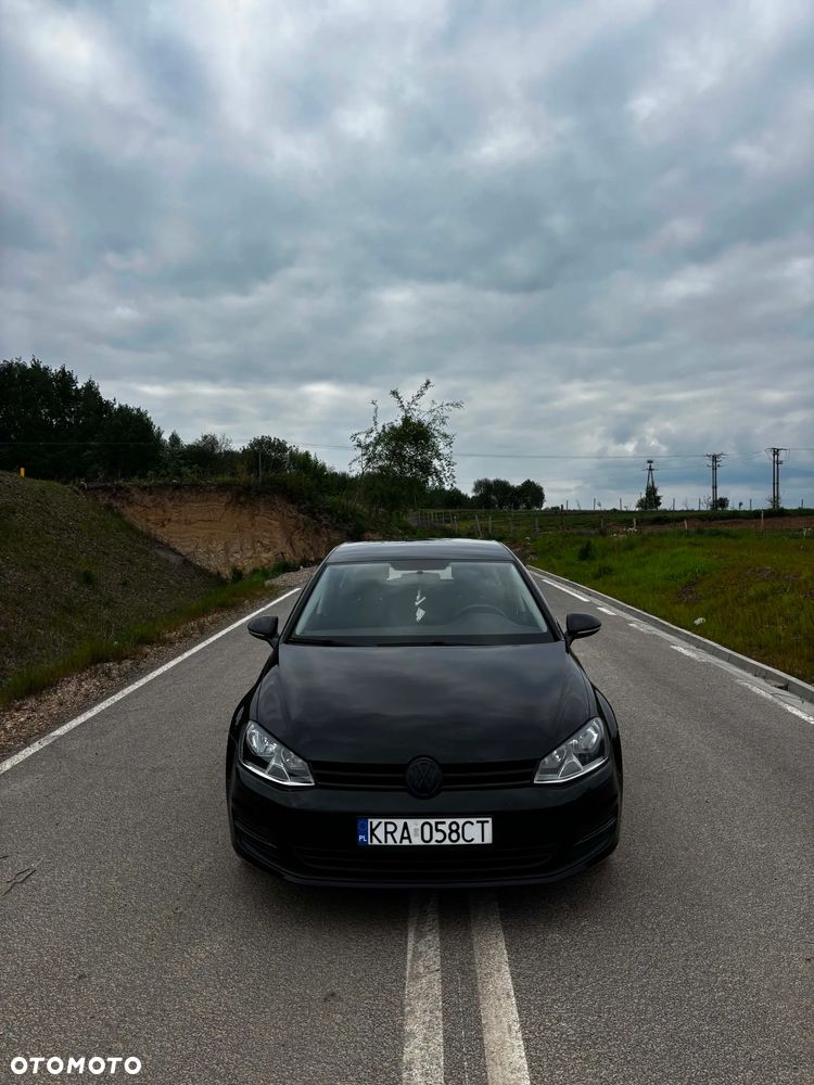 Volkswagen Golf - 1