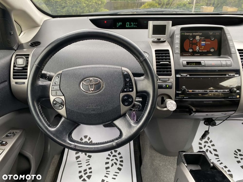 Toyota Prius 1.5 VVT-i Sol - 30