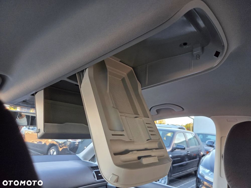 Volkswagen Touran 1.6 TDI DPF BlueMotion Technology Comfortline - 20