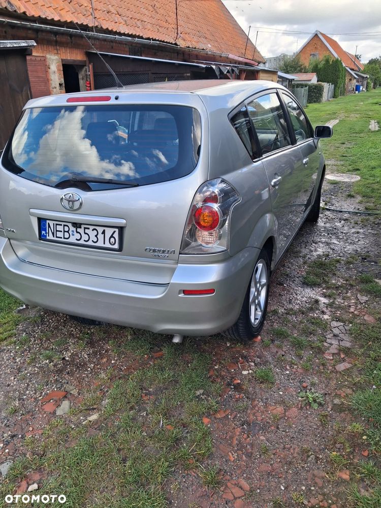 Toyota Corolla Verso - 10
