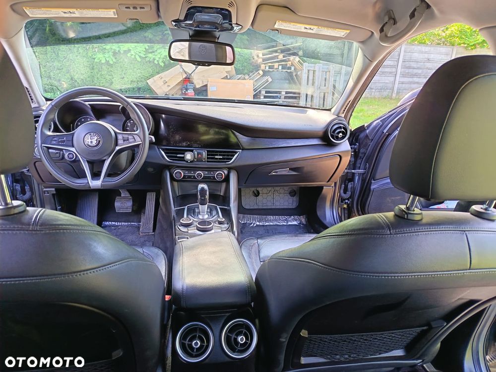 Alfa Romeo Giulia 2.0 Turbo 16V AT8 Veloce Ti - 11