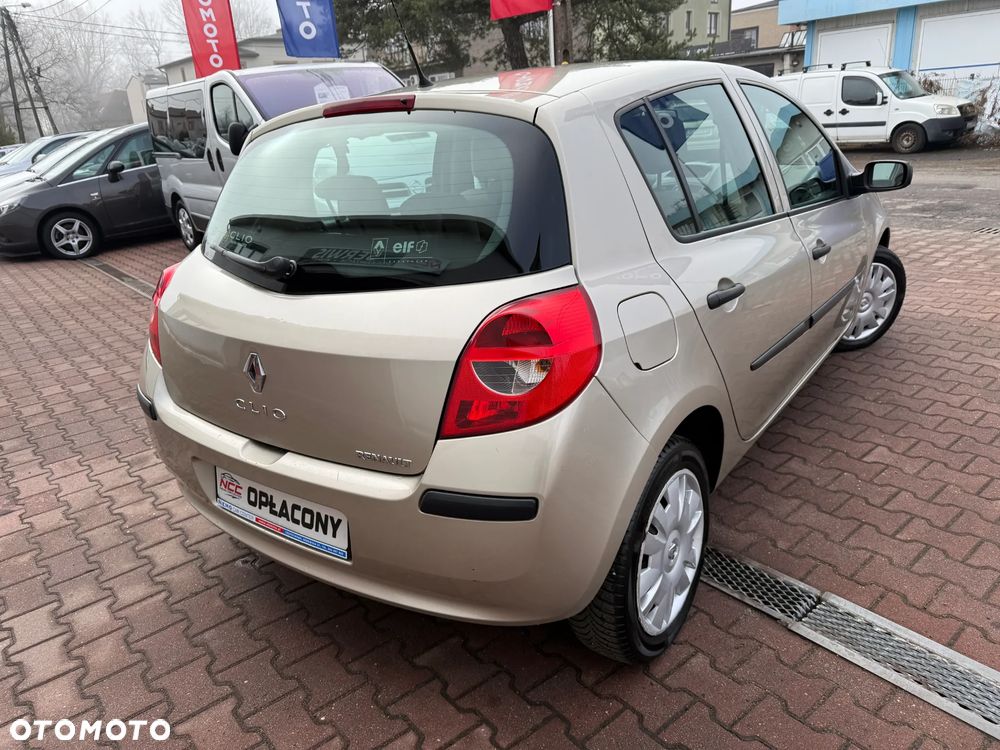 Renault Clio 1.2 16V Confort Dynamique - 8