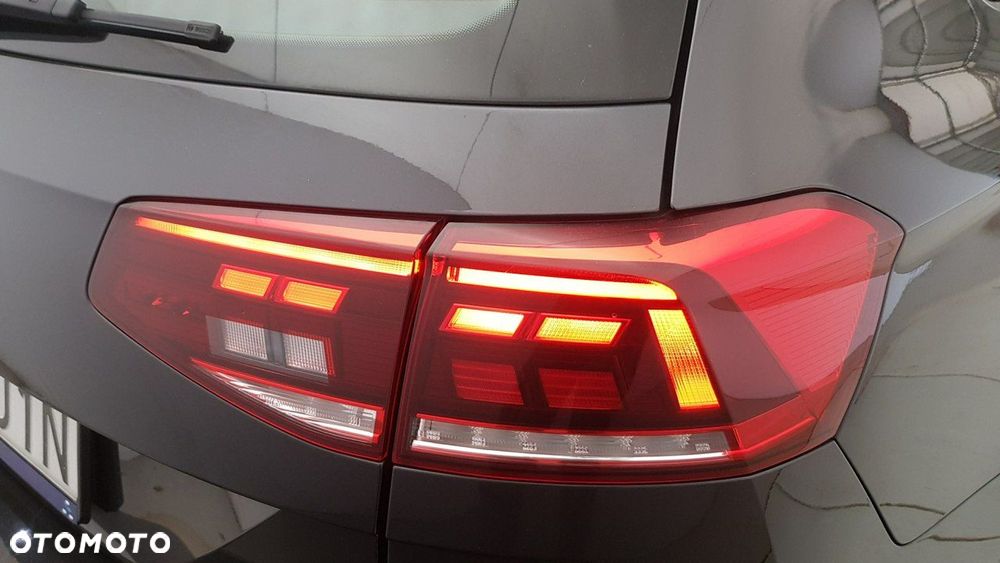 Volkswagen Passat - 12