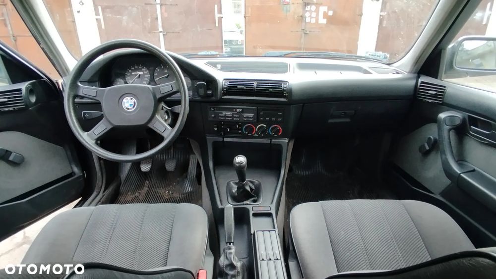 BMW Seria 5 520 i - 7