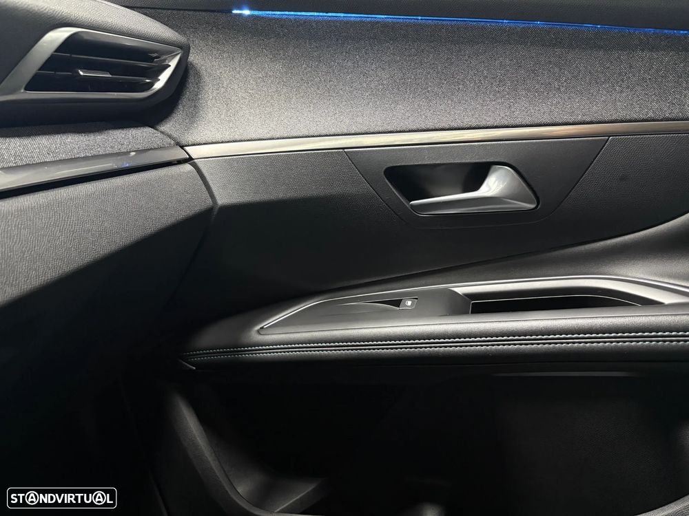 Peugeot 3008 1.6 Hybrid Allure e-EAT8 - 19