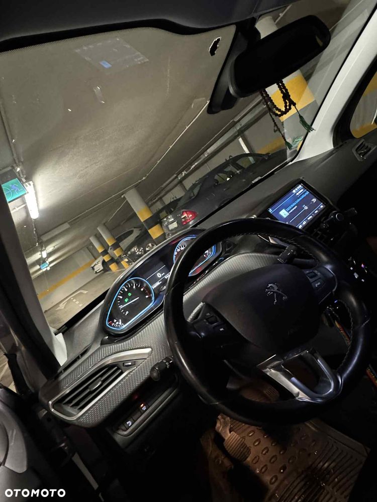 Peugeot 2008 1.5 BlueHDi Allure - 10
