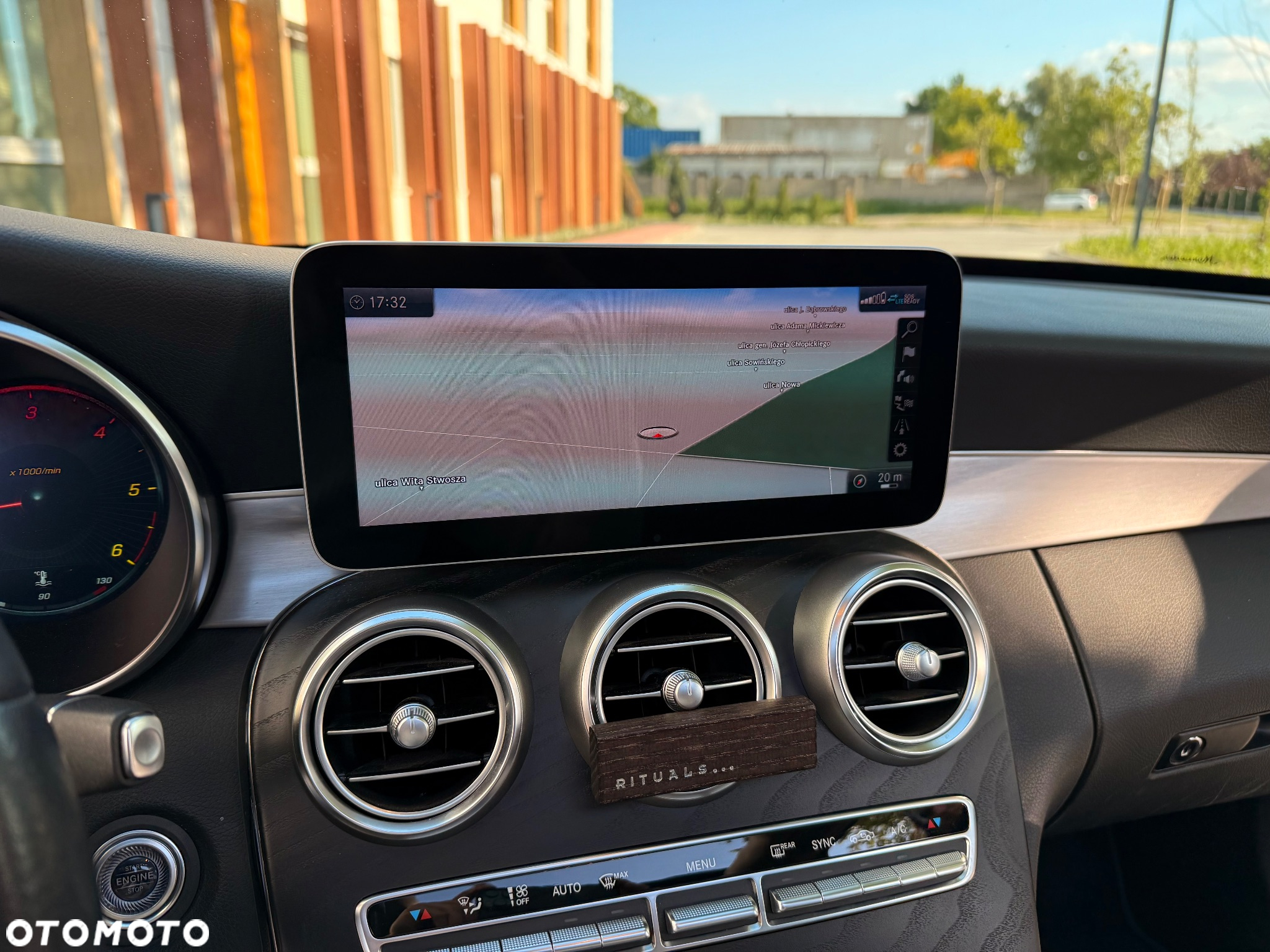 Mercedes-Benz Klasa C 200 d T 9G-TRONIC Exclusive - 26