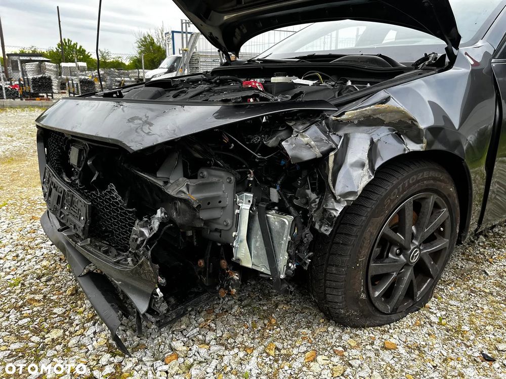 Mazda 3 e-SKYACTIV-G 2.0 M HYBRID 150 - 20